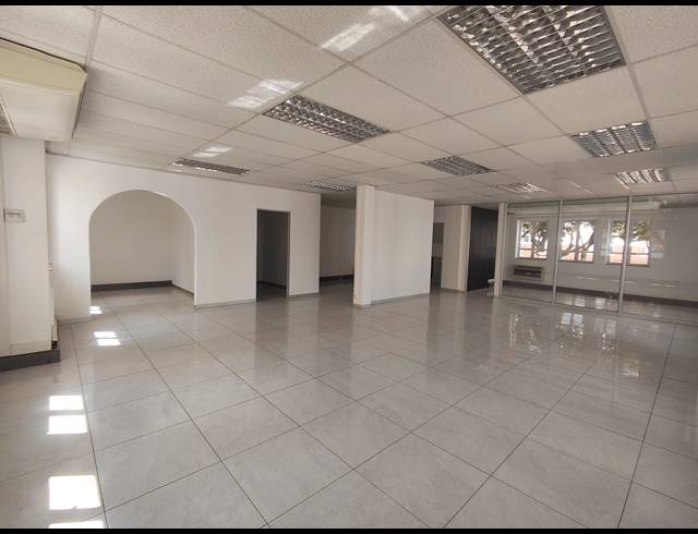 142M² OFFICE TO LET IN BRYANSTON